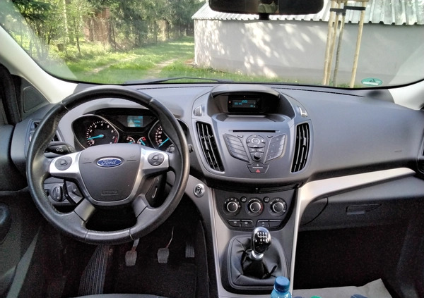 Ford Kuga cena 49700 przebieg: 133320, rok produkcji 2016 z Ustroń małe 137